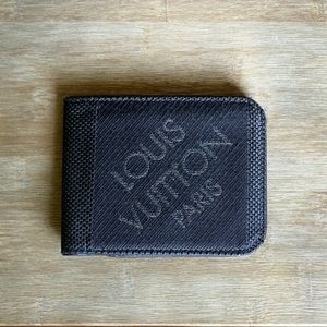 LOUIS VUITTON Limited Edition Damier Geant wallet